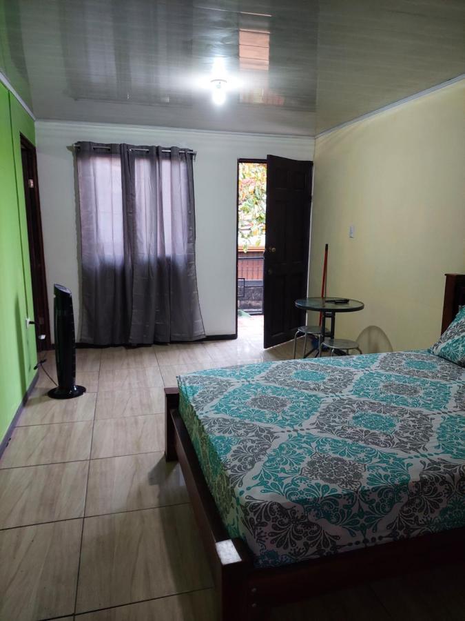 Anchia - Hostel Alajuela Exterior photo
