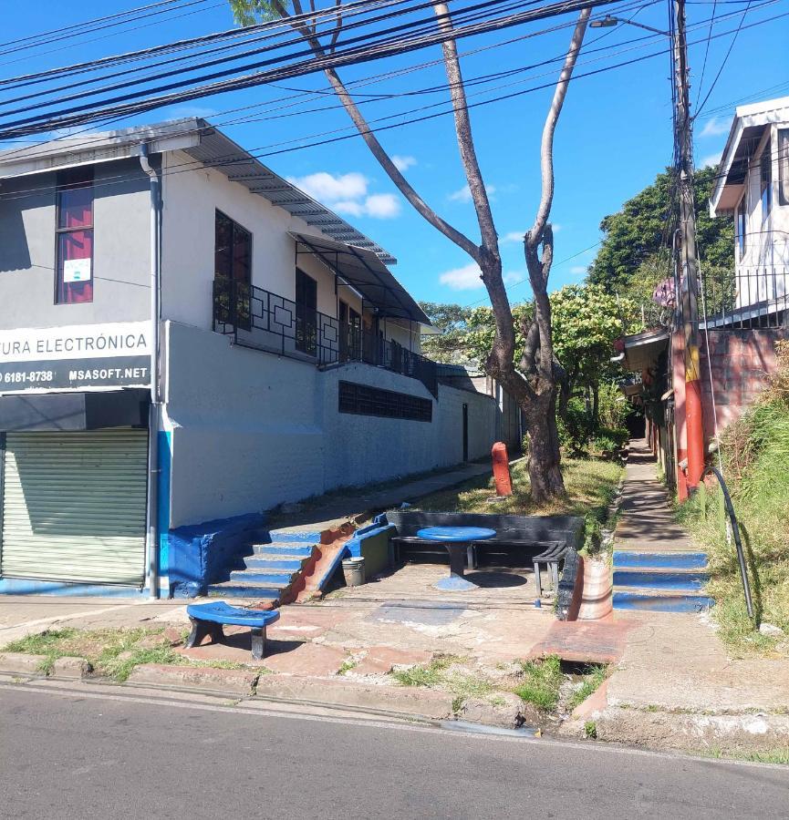 Anchia - Hostel Alajuela Exterior photo