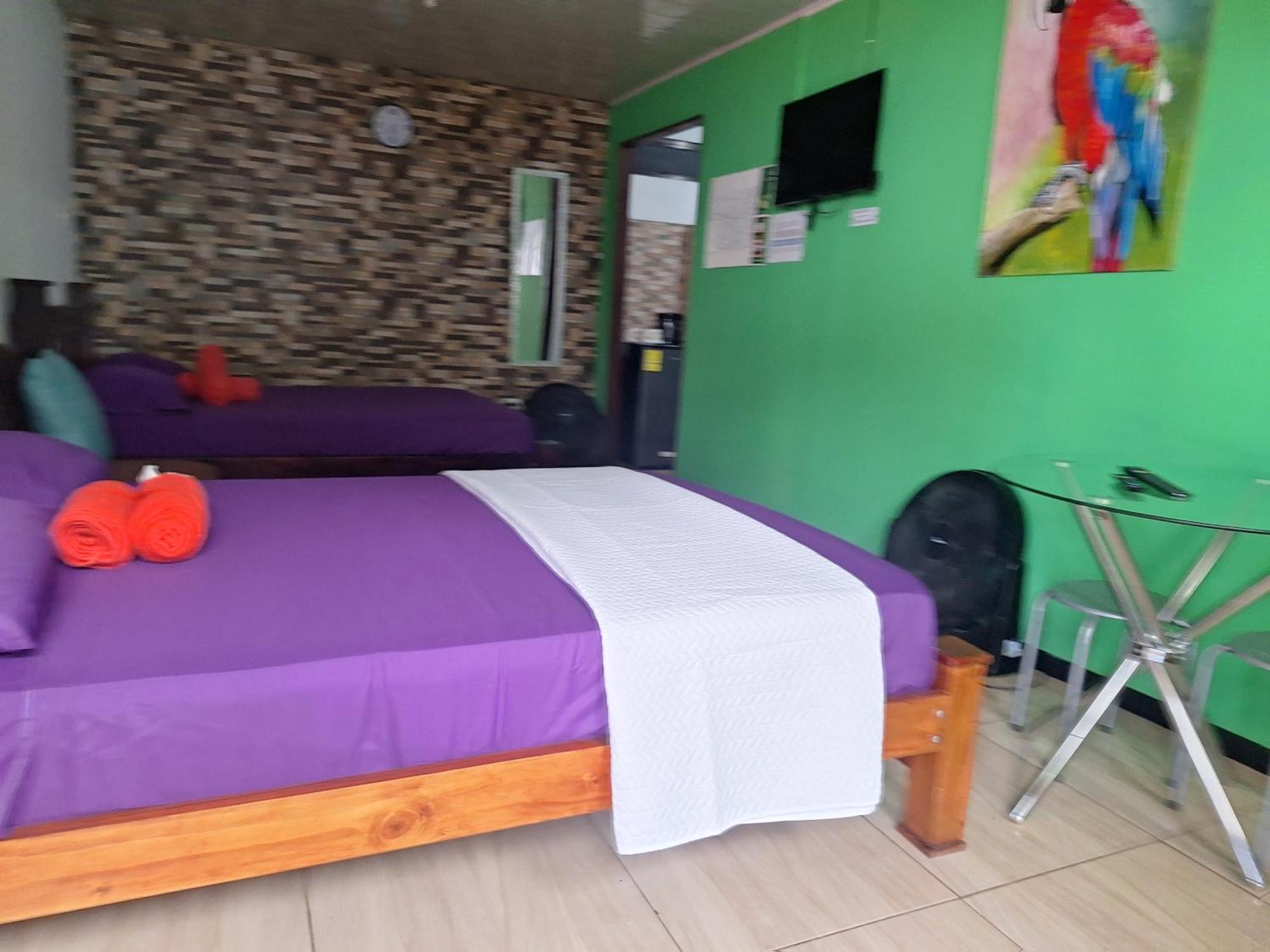 Anchia - Hostel Alajuela Exterior photo