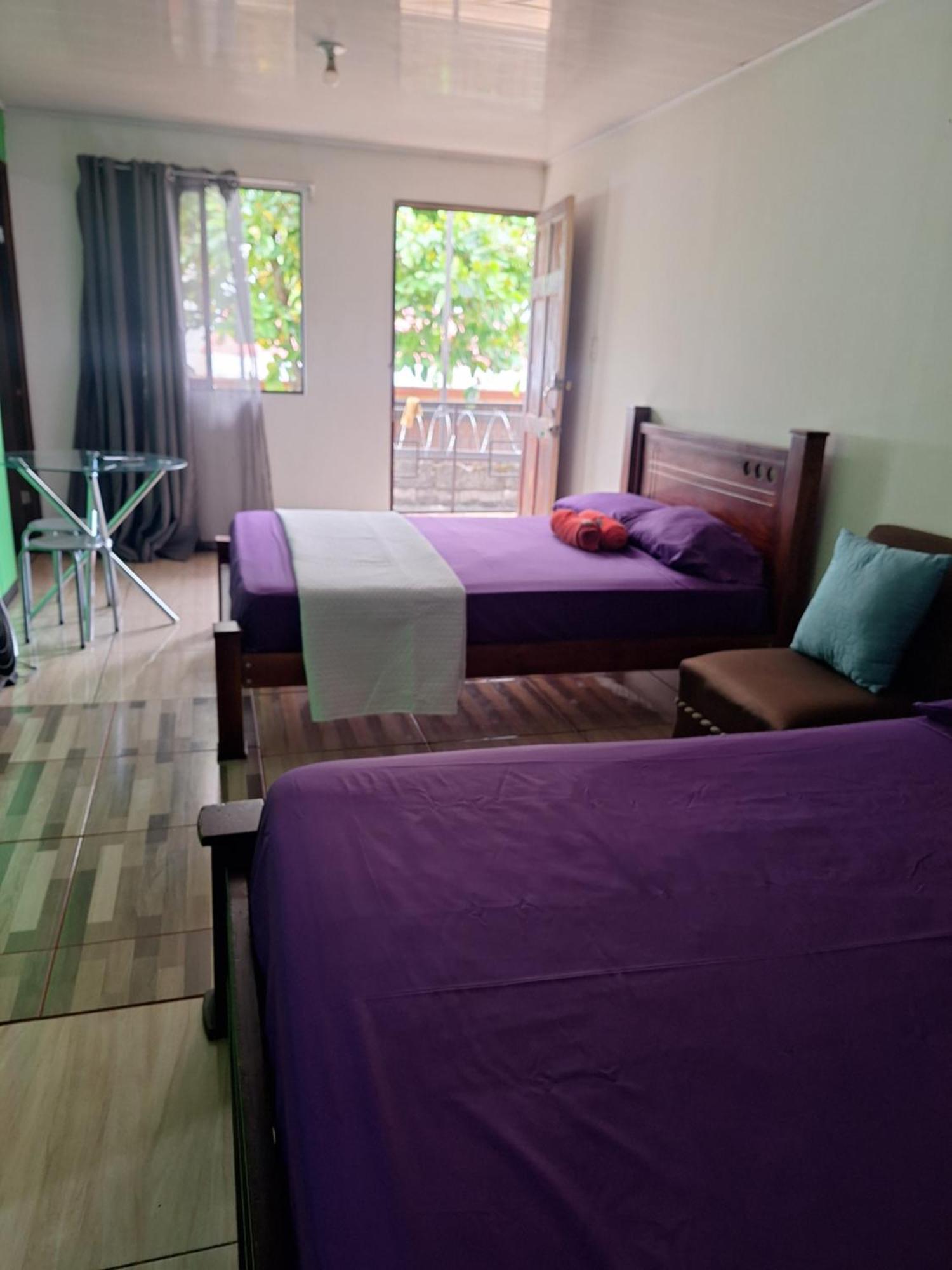 Anchia - Hostel Alajuela Exterior photo