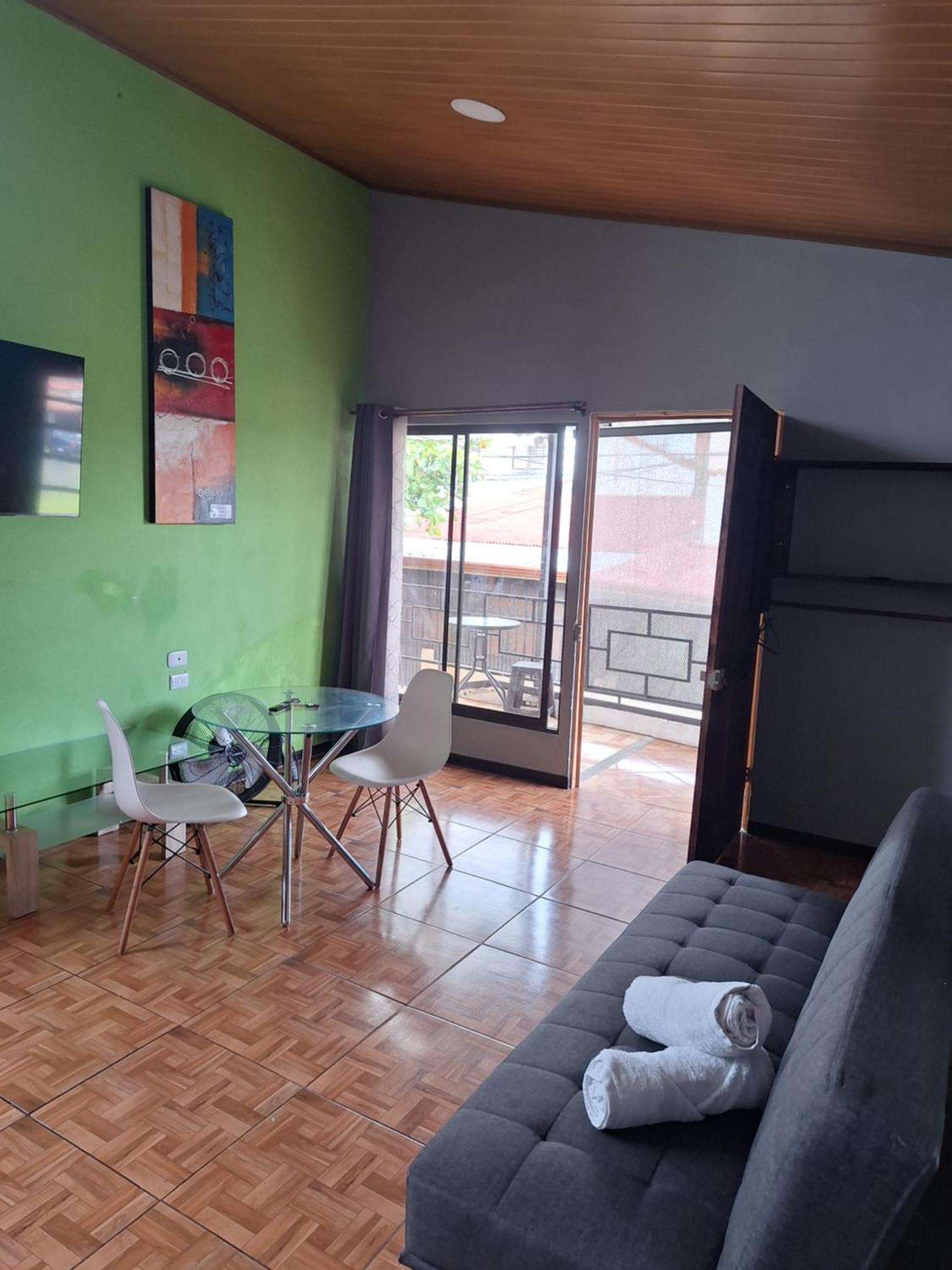 Anchia - Hostel Alajuela Exterior photo