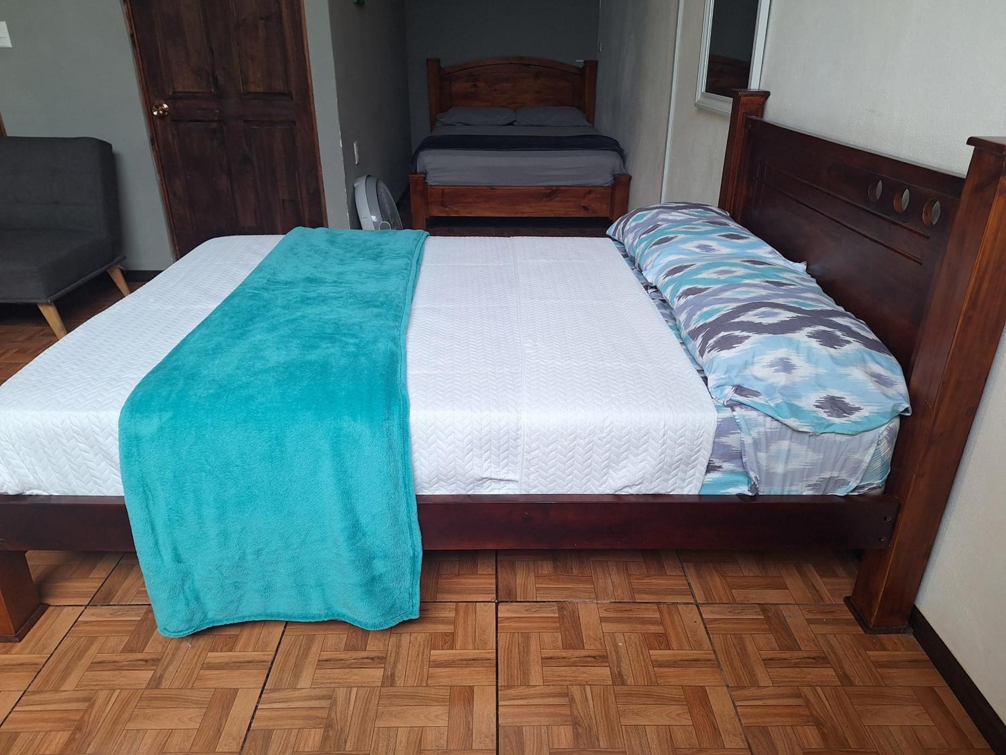 Anchia - Hostel Alajuela Exterior photo